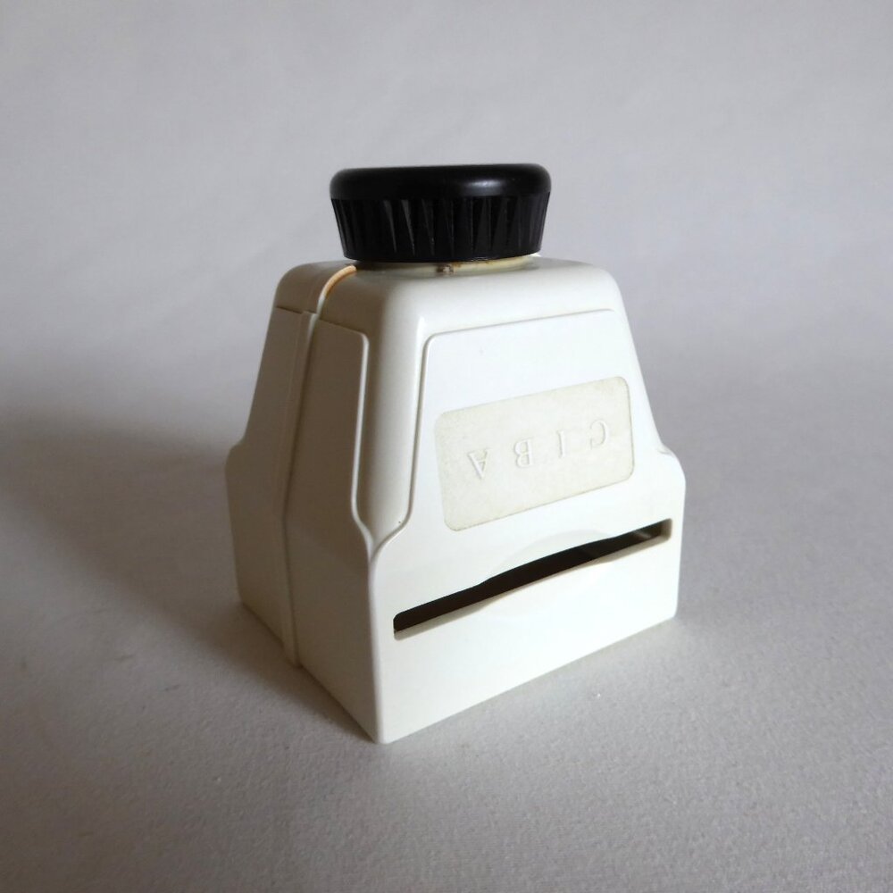 VINTAGE 35mm HAND HELD SELF ILLUMINATING SLIDE FILM VIEWER
